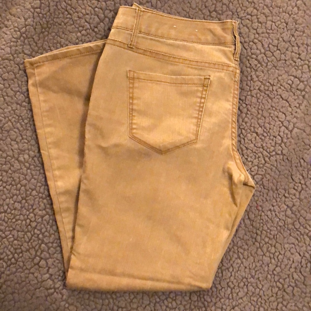 🌸Khaki/Brown Cropped Jeans🌸